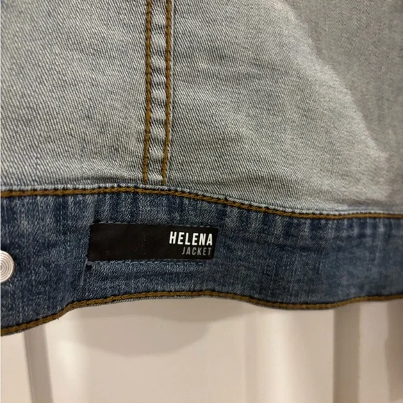 KUT from the Kloth Women’s Classic Blue Denim Jacket Size M Helena Jean jacket - Picture 8 of 9